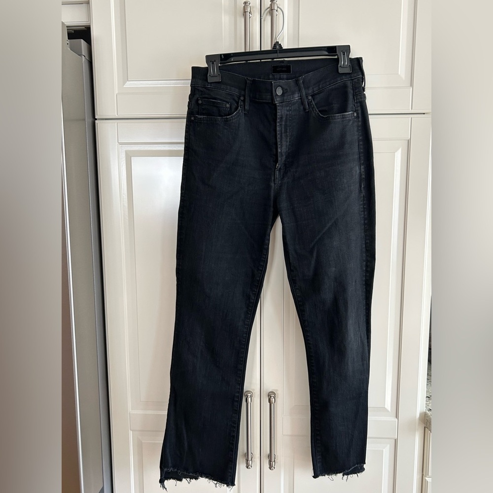 MOTHER THE INSIDER CROP STEP FRAY-Slim Straight Jeans in Washed Black